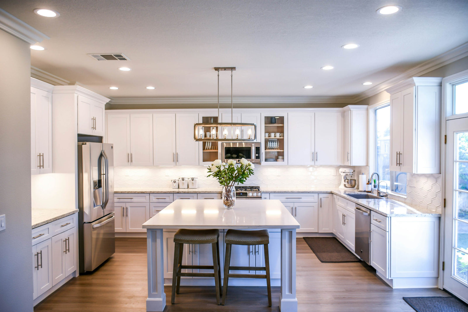 The Elegance of Natural Wood Kitchen Cabinets - A Design Guide